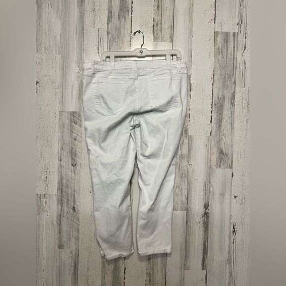 White jeans - Picture 5 of 7